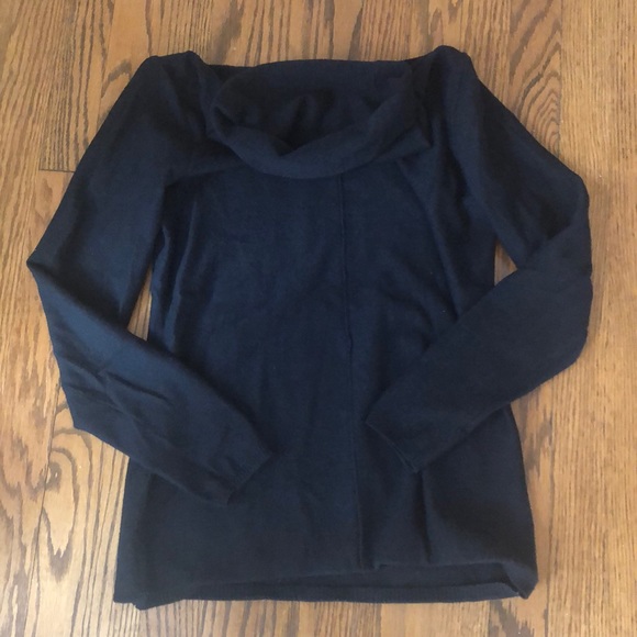 Sweater - Picture 11 of 12